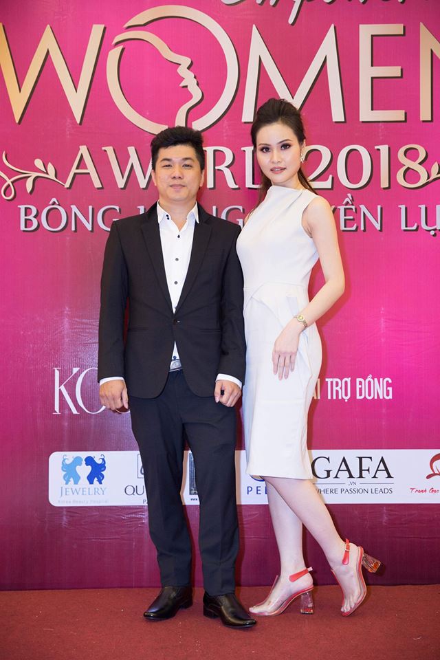 (Gafa đồng hành cùng Miss Teen Vũ Thanh Trúc đang sải bước với mẫu giày cao gót hàng hiệu đẹp chính hãng)